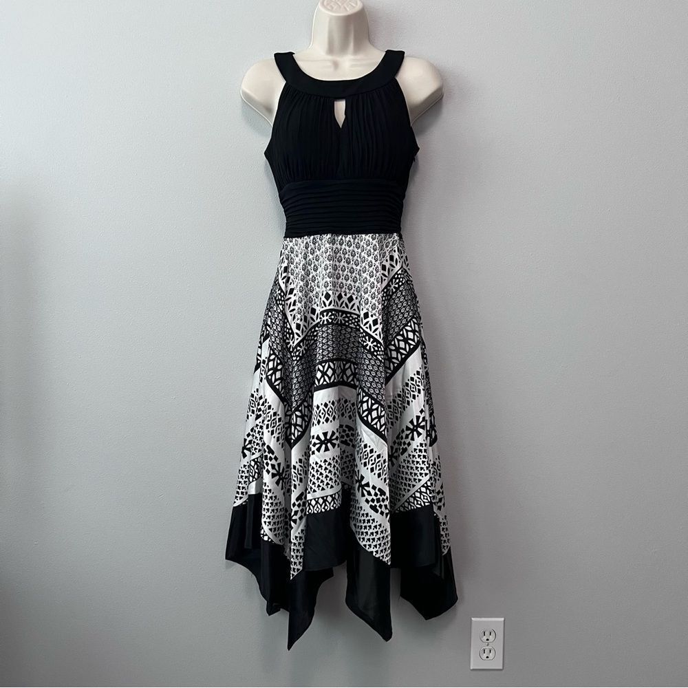 Melrose Black/White Sleeveless High Neckline Dress Size 4